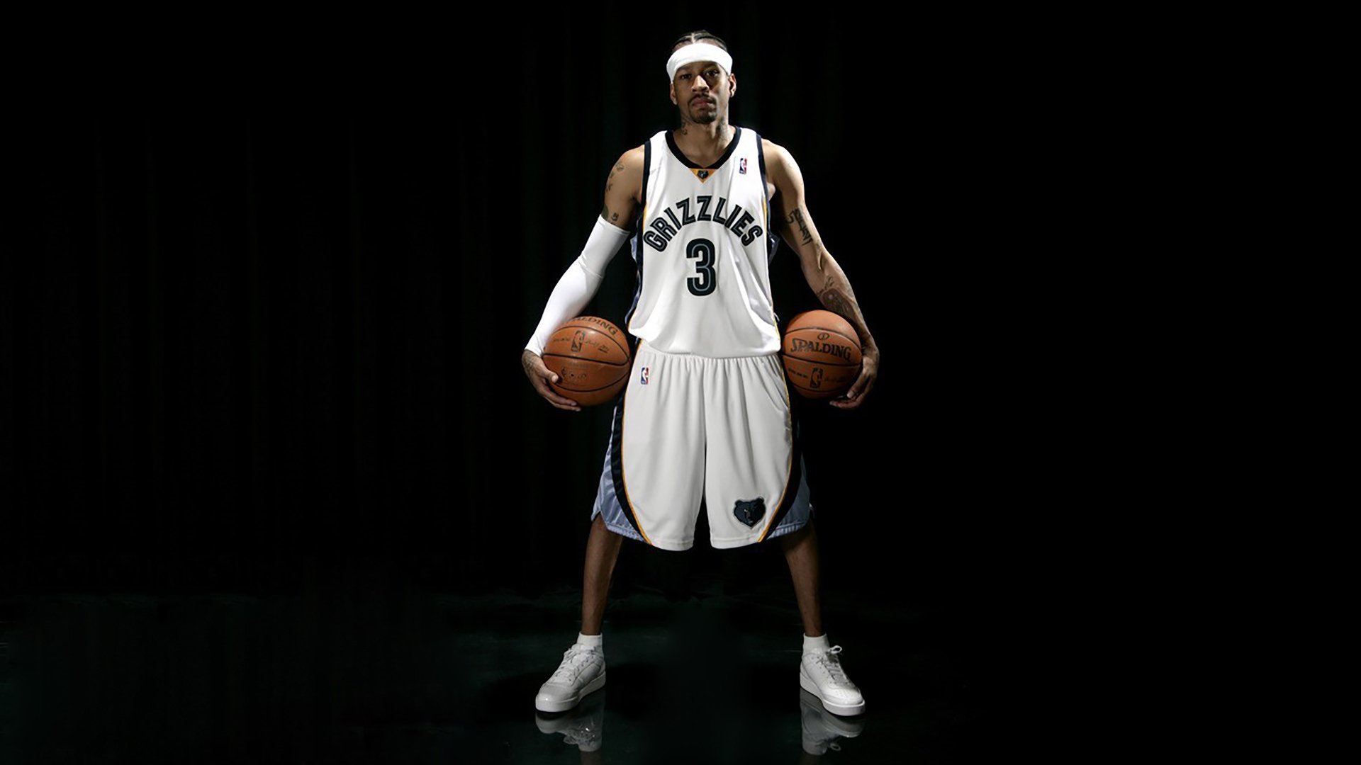 乔·波尔曼在比赛中展现强大的组织能力和球场领导力,乔什·波恩